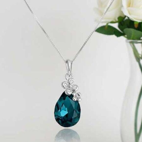 Ladies Dark Blue Flower Crystal Necklace - Picture 1 of 9